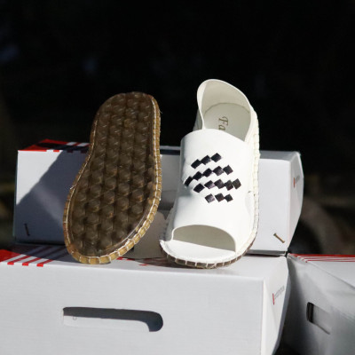 Artificial Leather magic Super Soft Genuine white china Sandal ( sada binai )